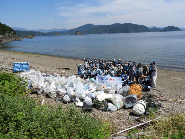 有限会社アポトライが宇和島市蒋渕大島海岸で海岸清掃を実施しました！
