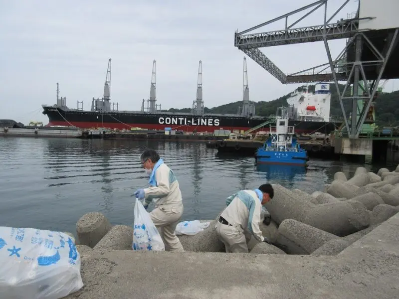しまなみ造船株式会社が今治市 造船所周辺で海岸清掃を実施しました！