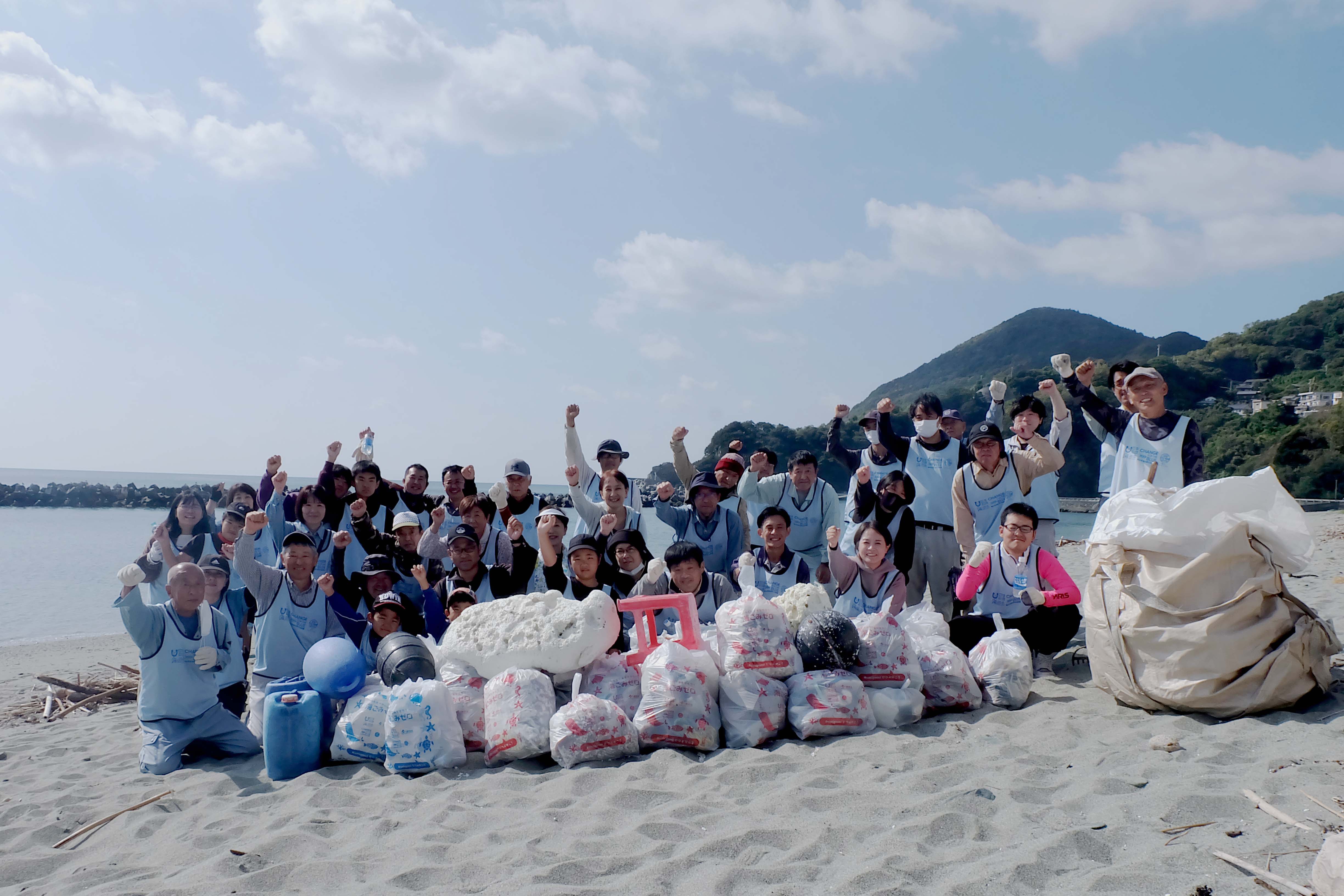公益社団法人 愛媛県浄化槽協会が伊方町塩成海岸で海岸清掃を実施しました！