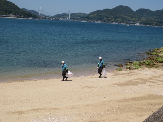 岩城造船株式会社が越智郡上島町岩城 岩城造船工場内及び小漕港海岸付近で清掃活動を行いました！
