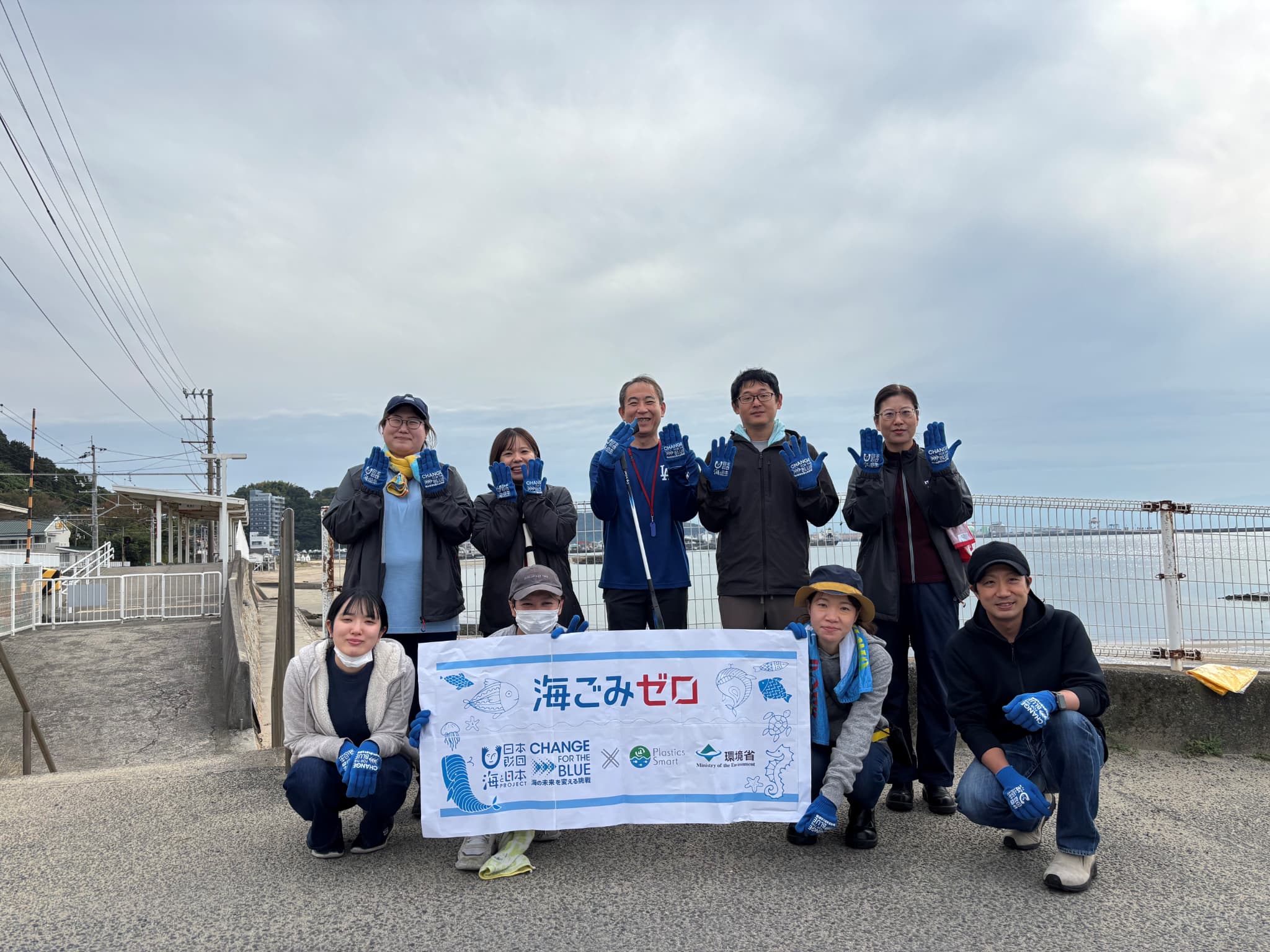 四国明治株式会社が松山市 梅津寺海岸で清掃活動を行いました！